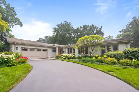 421 Heather Ln, Lake Forest, IL 60045