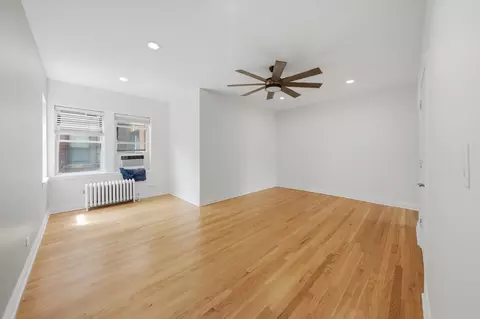 Living - 52 Forest Ave #2N, Riverside, IL 60546 photo 9 of 9