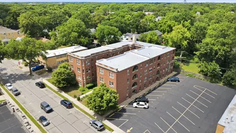 Exterior - 52 Forest Ave #2N, Riverside, IL 60546 photo 4 of 4