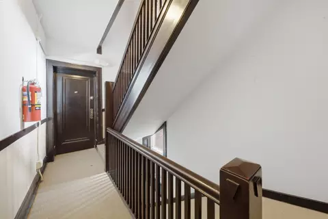 Entry Way - 52 Forest Ave #2N, Riverside, IL 60546 photo 2 of 2