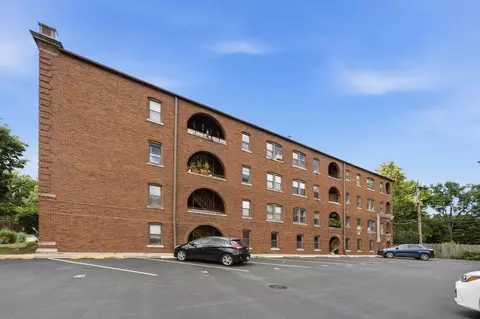 Exterior - 52 Forest Ave #2N, Riverside, IL 60546 photo 3 of 4