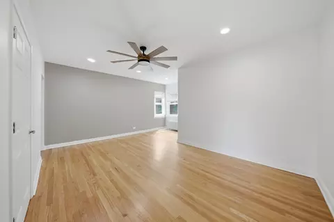 Living - 52 Forest Ave #2N, Riverside, IL 60546 photo 5 of 9