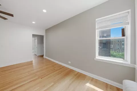 Living - 52 Forest Ave #2N, Riverside, IL 60546 photo 7 of 9