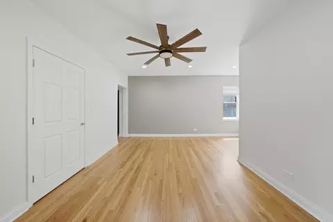 Living - 52 Forest Ave #2N, Riverside, IL 60546 photo 4 of 9