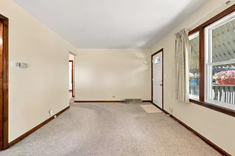 Living - 677 Clark St, Elgin, IL 60123 photo 4 of 4
