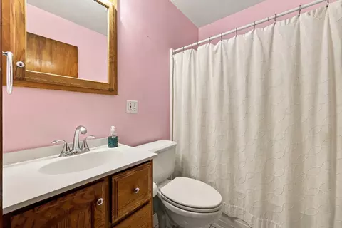 Bath - 677 Clark St, Elgin, IL 60123 photo 1 of 1