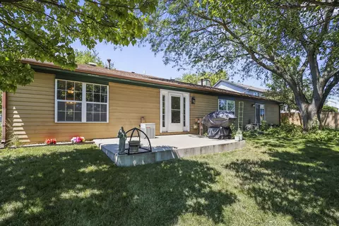 Exterior - 1744 Ranchview Dr, Naperville, IL 60565 photo 6 of 8
