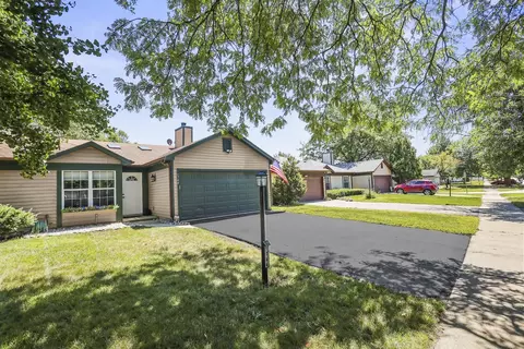 Exterior - 1744 Ranchview Dr, Naperville, IL 60565 photo 2 of 8