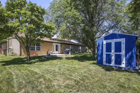 Exterior - 1744 Ranchview Dr, Naperville, IL 60565 photo 8 of 8