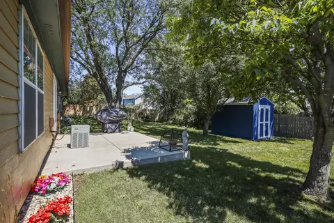 Exterior - 1744 Ranchview Dr, Naperville, IL 60565 photo 7 of 8