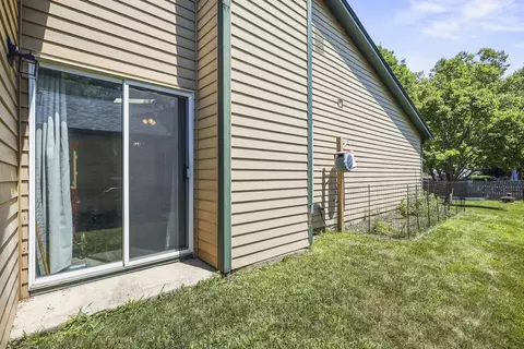 Exterior - 1744 Ranchview Dr, Naperville, IL 60565 photo 4 of 8