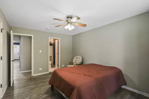 Bedroom - 1744 Ranchview Dr, Naperville, IL 60565 photo 1 of 4