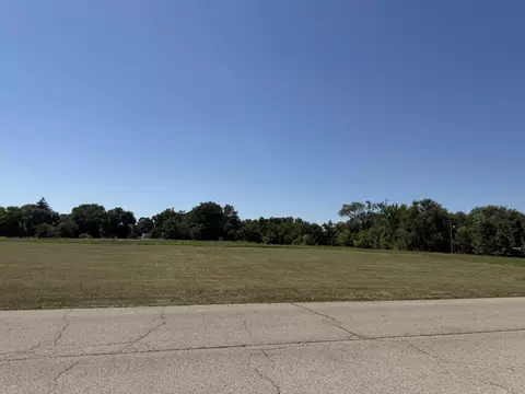 353 S Division St, Harvard, IL 60033 photo 4