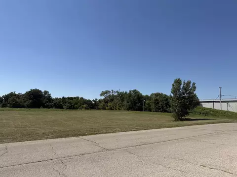 353 S Division St, Harvard, IL 60033 photo 5