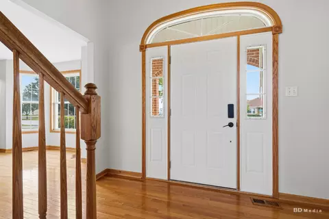 Entry Way - 1636 Mallards Cv, Beecher, IL 60401 photo 2 of 4