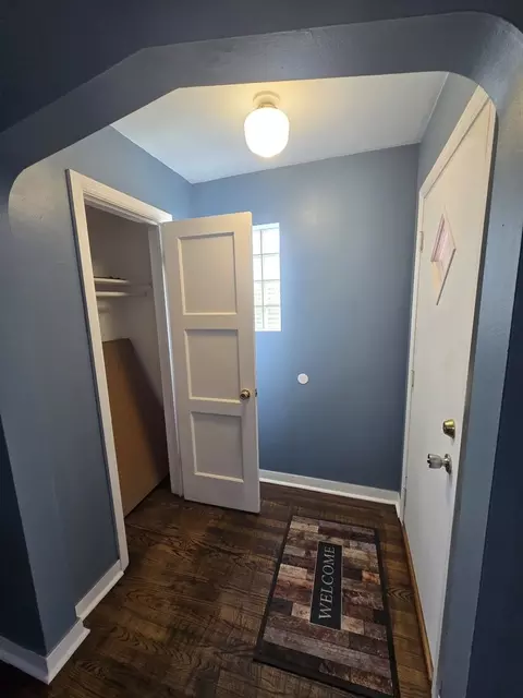 Entry Way - 2106 S 22nd Ave, Broadview, IL 60155 photo 1 of 2