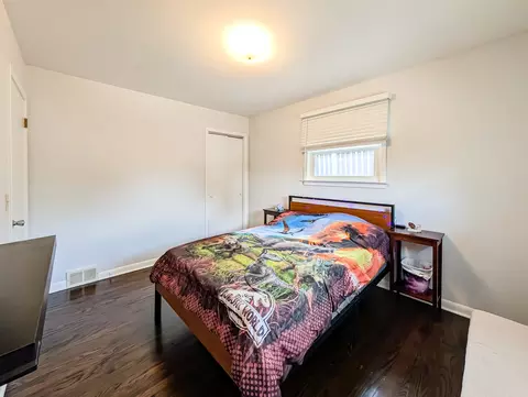 Bedroom - 1005 E Irving Park Rd, Itasca, IL 60143 photo 3 of 4