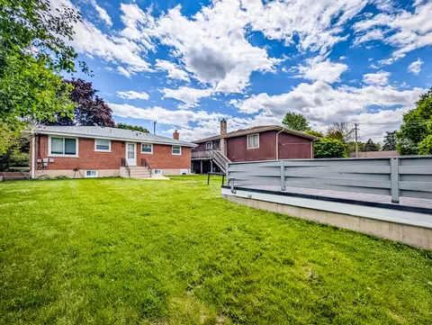 Exterior - 1005 E Irving Park Rd, Itasca, IL 60143 photo 5 of 9