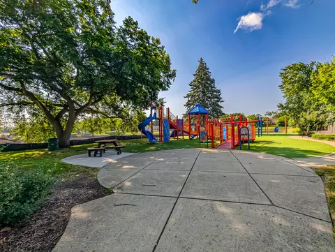Exterior - 1005 E Irving Park Rd, Itasca, IL 60143 photo 7 of 9