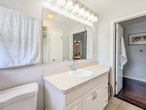 Bath - 1005 E Irving Park Rd, Itasca, IL 60143 photo 3 of 7