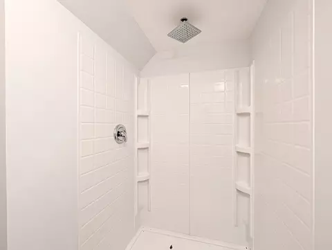 Bath - 1005 E Irving Park Rd, Itasca, IL 60143 photo 6 of 7
