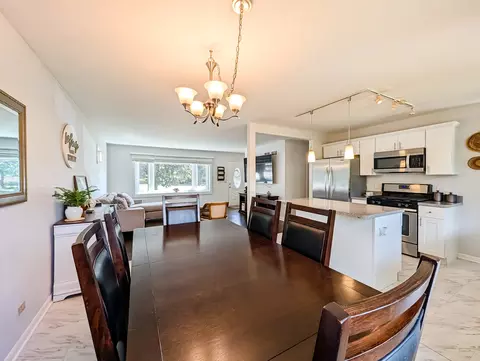 Dining - 1005 E Irving Park Rd, Itasca, IL 60143 photo 3 of 3