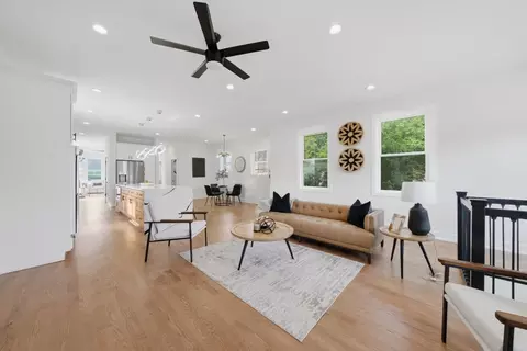 Living - 638 E 65th St, Chicago, IL 60637 photo 1 of 1