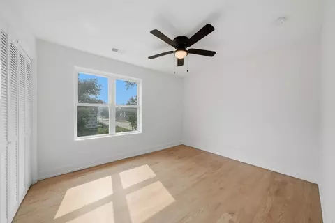 Bedroom - 638 E 65th St, Chicago, IL 60637 photo 1 of 3