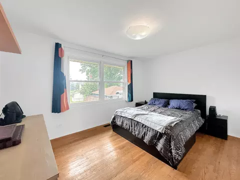 Bedroom - 2402 Birch Ln, Rolling Meadows, IL 60008 photo 1 of 4