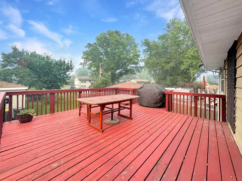 Exterior - 2402 Birch Ln, Rolling Meadows, IL 60008 photo 3 of 8