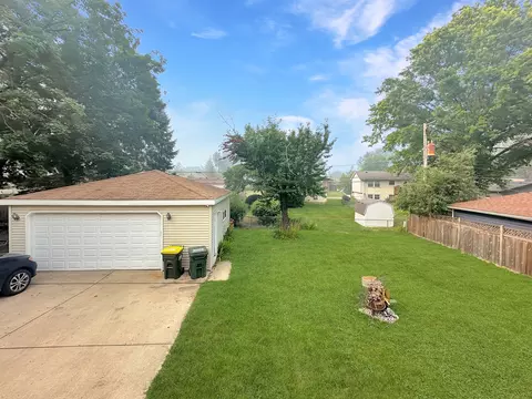 Exterior - 2402 Birch Ln, Rolling Meadows, IL 60008 photo 5 of 8