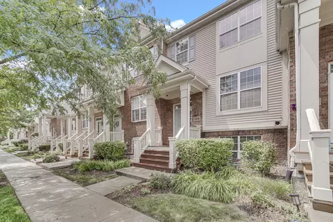 354 Broadmoor Ln, Bartlett, IL 60103
