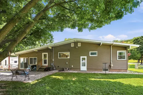 Exterior - 3818 15th St, Moline, IL 61265 photo 5 of 5