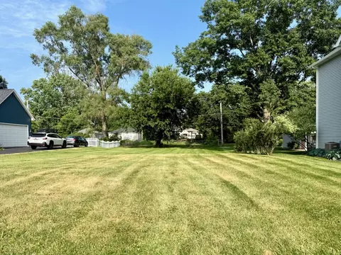615 S 3rd St, West Dundee, IL 60118 photo 1