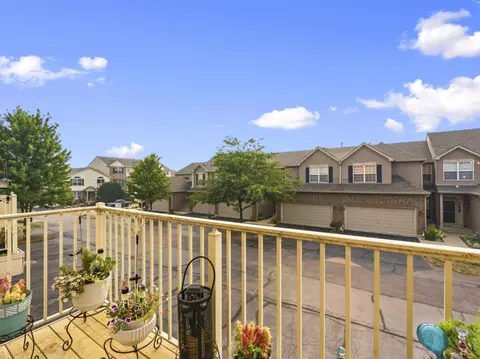 Exterior - 5222 Cobblers Xing, Mchenry, IL 60050 photo 2 of 2
