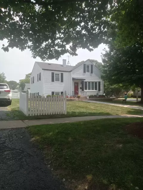 943 S Charlotte St, Lombard, IL 60148