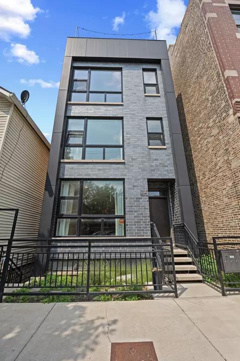 1810 S Racine Ave #1, Chicago, IL 60608