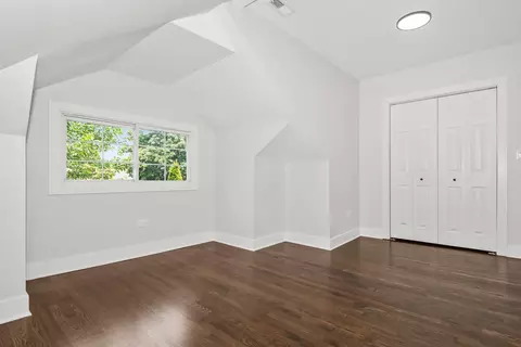 Bedroom - 5529 W Cornelia Ave, Chicago, IL 60641 photo 9 of 12