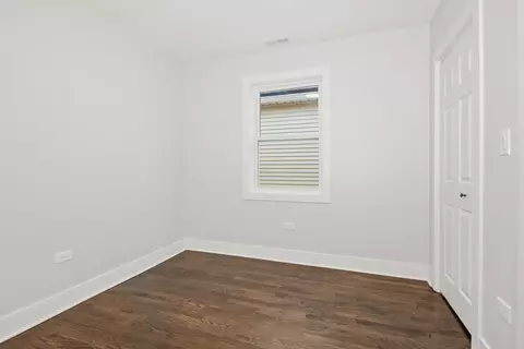 Bedroom - 5529 W Cornelia Ave, Chicago, IL 60641 photo 6 of 12