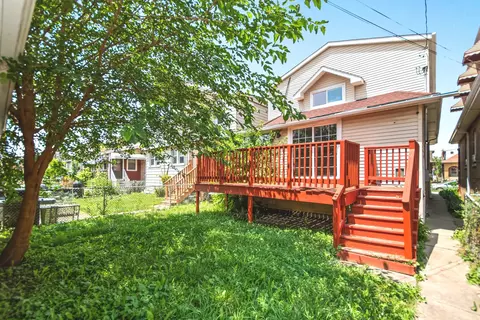 Exterior - 5529 W Cornelia Ave, Chicago, IL 60641 photo 3 of 5