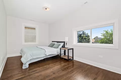 Bedroom - 5529 W Cornelia Ave, Chicago, IL 60641 photo 3 of 12