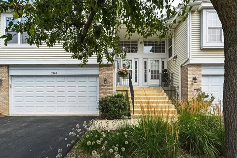 2320 Chasewood Dr, Downers Grove, IL 60515