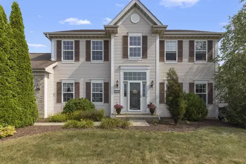 706 W Hampton Ave, Loves Park, IL 61111