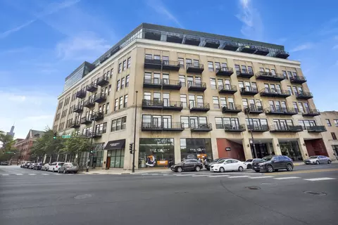 1645 W Ogden Ave #718, Chicago, IL 60612