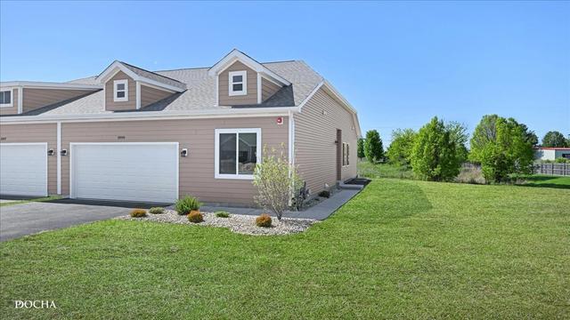 3999 Shoeger Dr, Yorkville, IL 60560