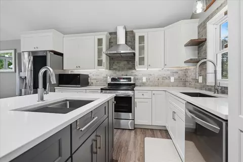 Kitchen - 2623 Persimmon Pl, Bloomington, IL 61701 photo 5 of 9