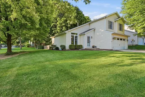 Exterior - 2623 Persimmon Pl, Bloomington, IL 61701 photo 5 of 6