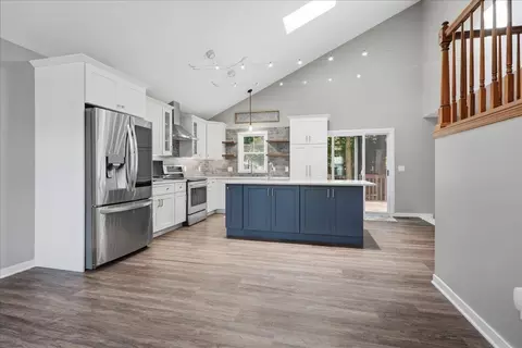 Kitchen - 2623 Persimmon Pl, Bloomington, IL 61701 photo 7 of 9