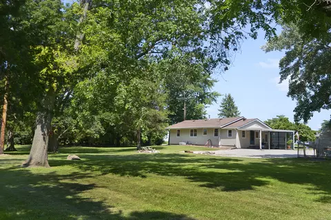 Exterior - 1104 N 29th Rd, Utica, IL 61373 photo 8 of 8