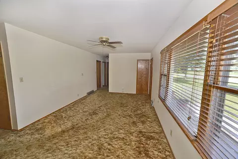 Living - 1104 N 29th Rd, Utica, IL 61373 photo 1 of 2